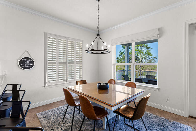 Paradise Villa Dining Alt