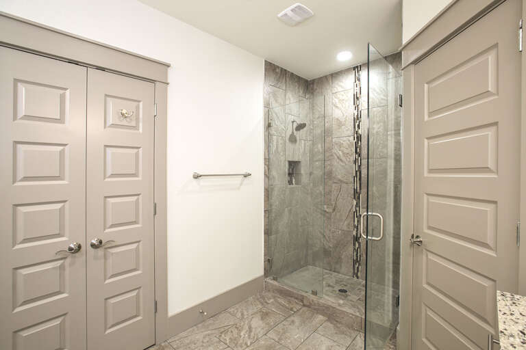 20-Bella-Mar-Master-Shower