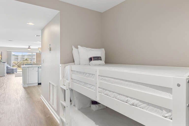 23-Amalfi-Coast-324D-Bunks 23-Amalfi-Coast-324D-Bunks