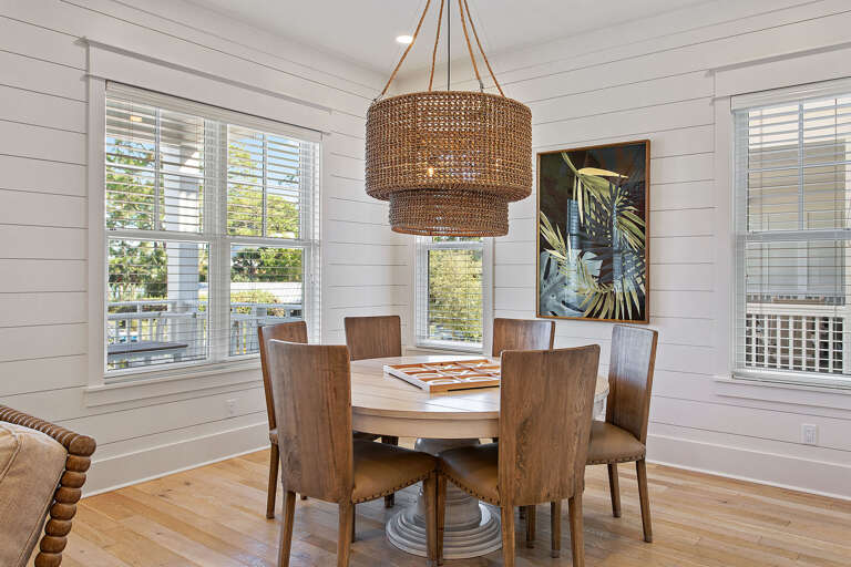 22-Grayt-Lake-Dining