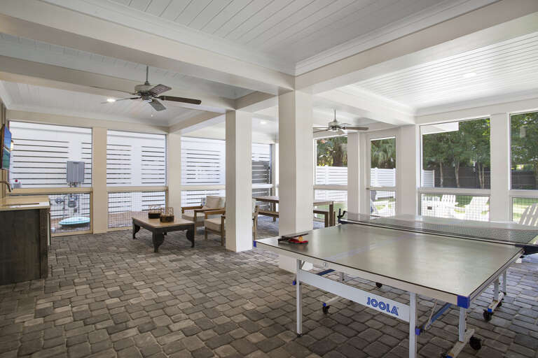 22-Grayt-Lake-Screened-Porch-Alt