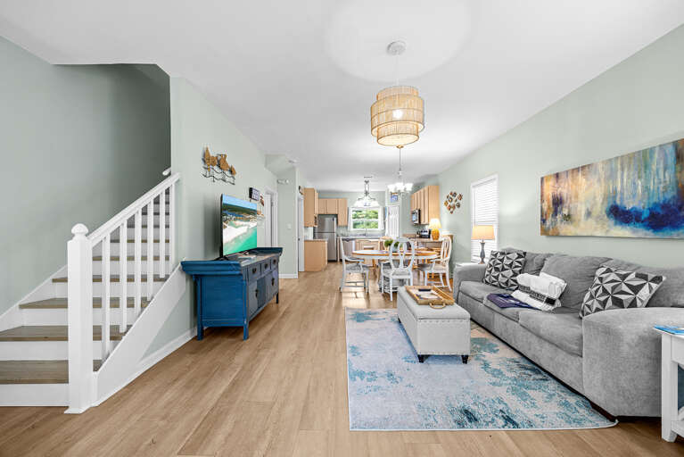 Legends 7 Living Room Alt