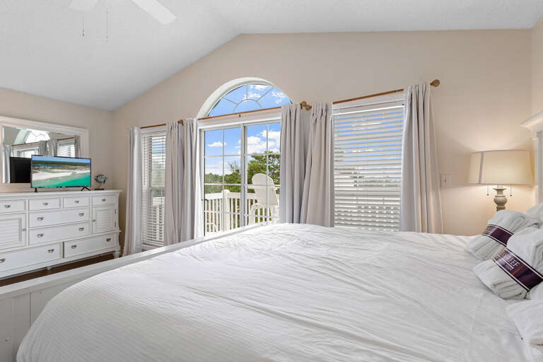 Legends 7 Master Bedroom Alt