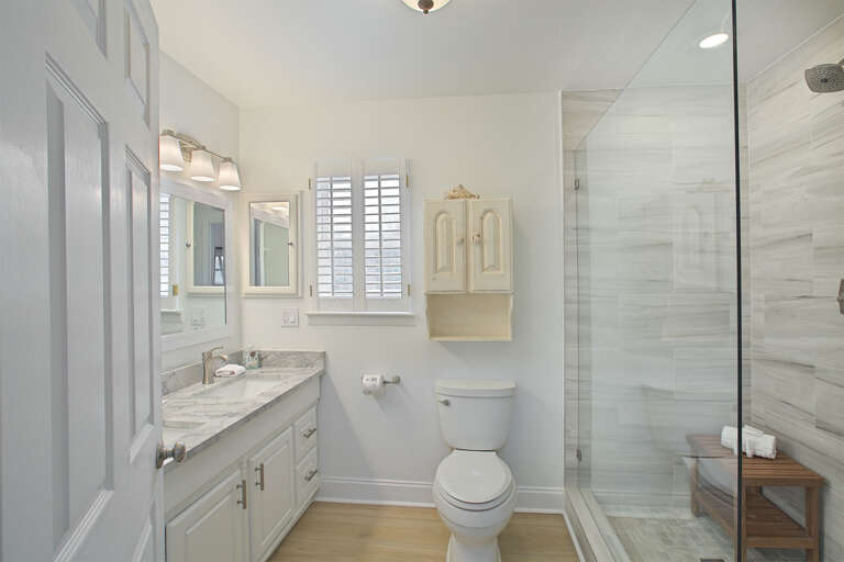 20-Here-Comes-The-Sun-Bathroom