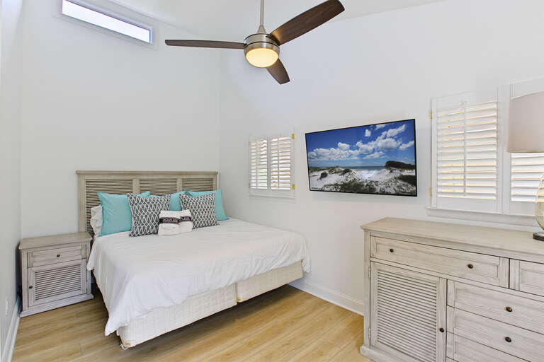 20-Here-Comes-The-Sun-Bedroom