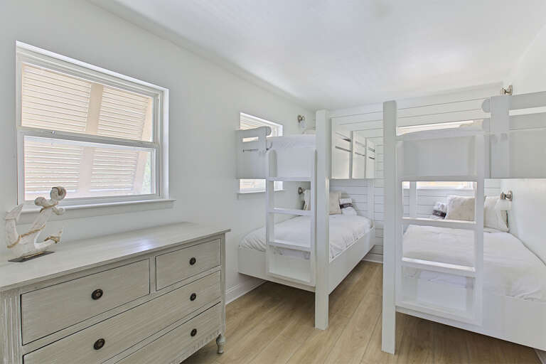 20-Here-Comes-The-Sun-Bunk-Room-2