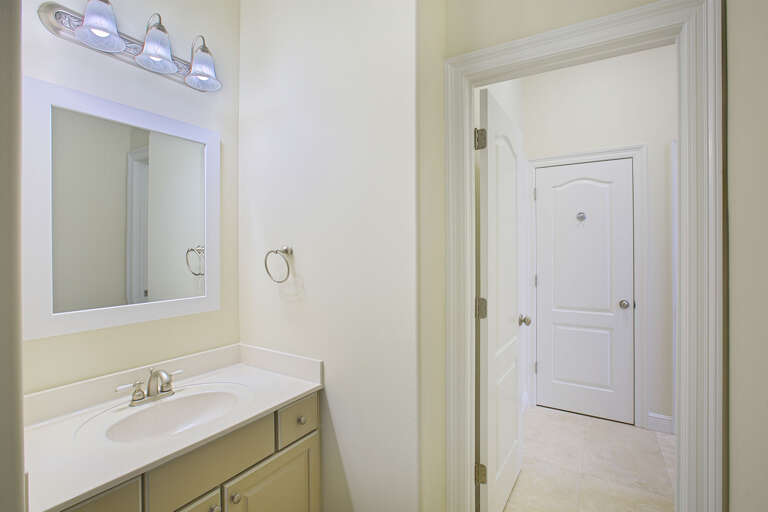 20-Crawdaddys-Casa-Bath-3