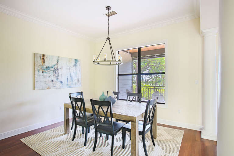 20-Crawdaddys-Casa-Dining