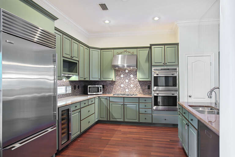 20-Crawdaddys-Casa-Kitchen-Alt