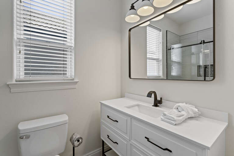 23-Destiny-Beach-Villas-2B-Guest-Bathroom
