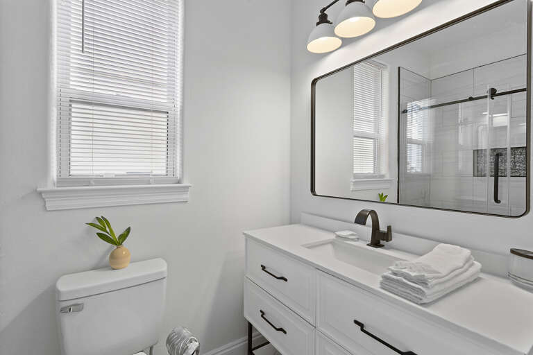 23-Destiny-Beach-Villas-2B-Guest-Bathroom