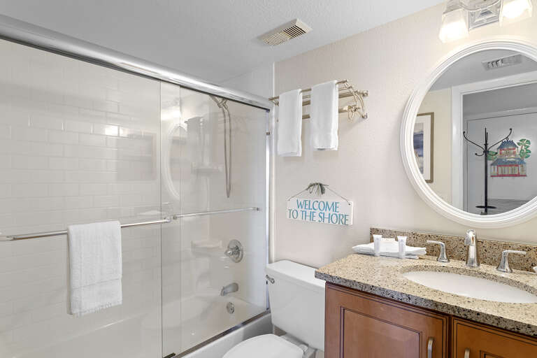 24-Mainsail-125-Guest-Bathroom 24-Mainsail-125-Guest-Bathroom