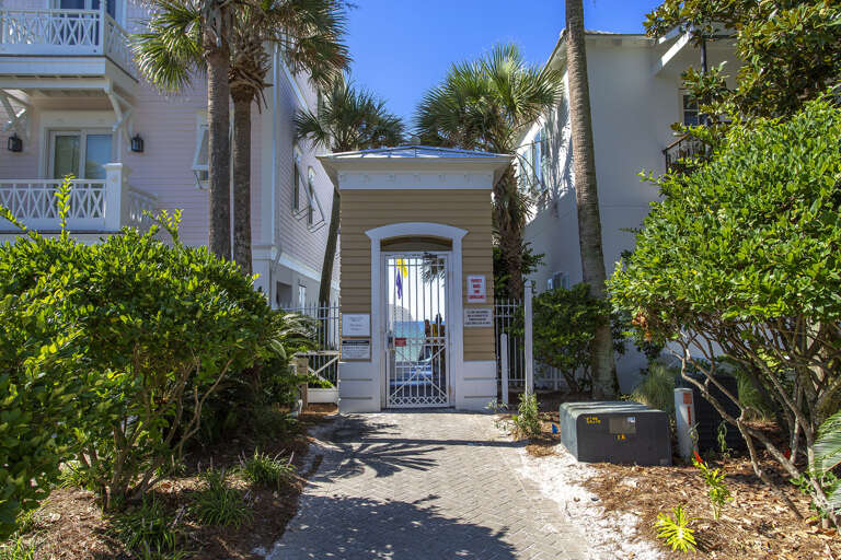 Frangista-Beach-Hollywood-Access