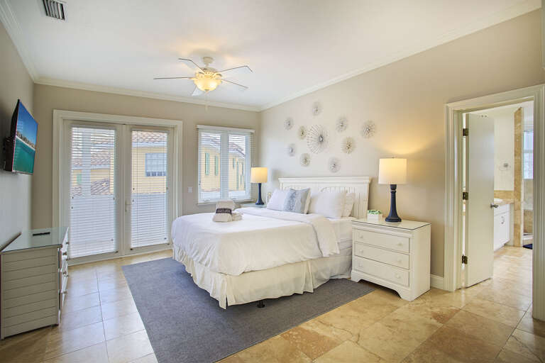 21-Ideal-Beach-Destination-Master-Bed-2 21-Ideal-Beach-Destination-Master-Bed-2