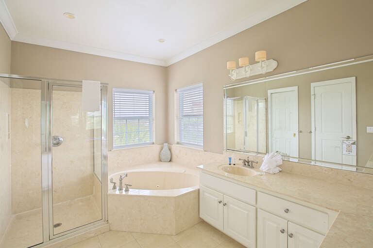 20-Holiday-Isle-Serenity-Bathroom