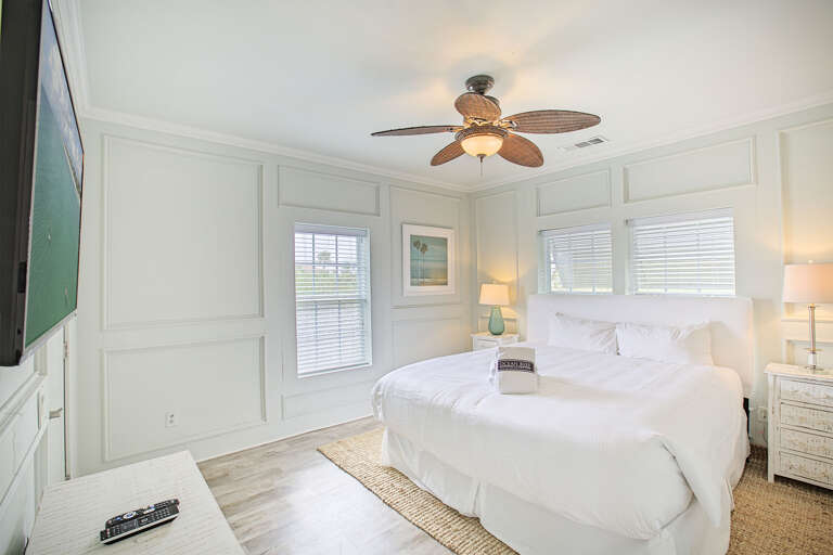 20-Holiday-Isle-Serenity-Bedroom-2