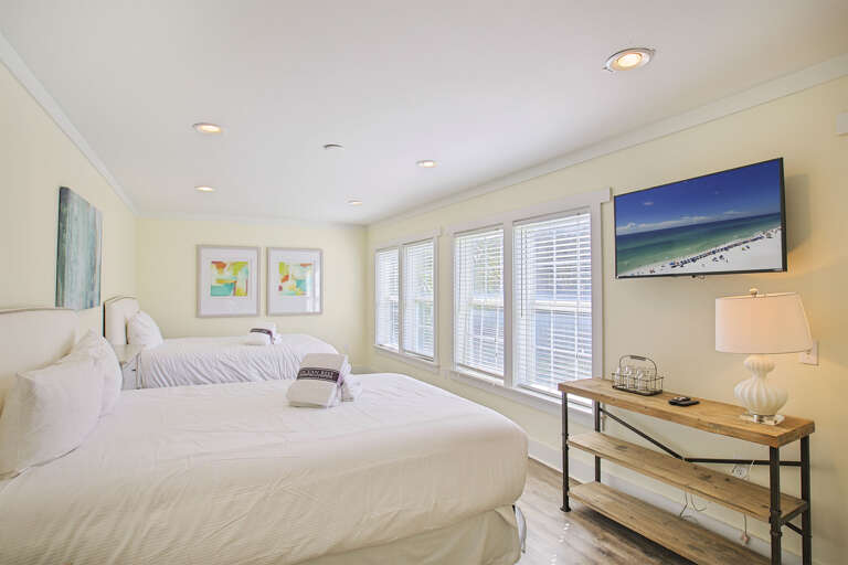 20-Holiday-Isle-Serenity-Bedroom-4