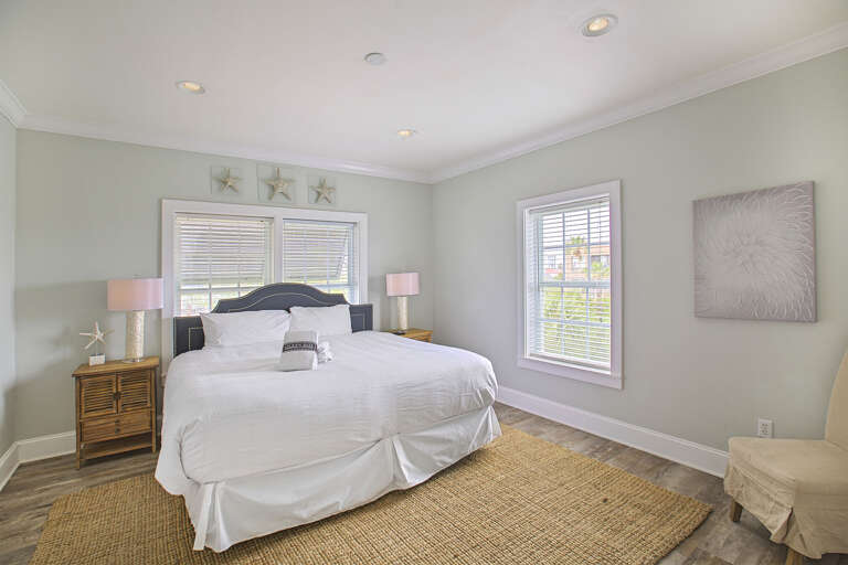 20-Holiday-Isle-Serenity-Bedroom