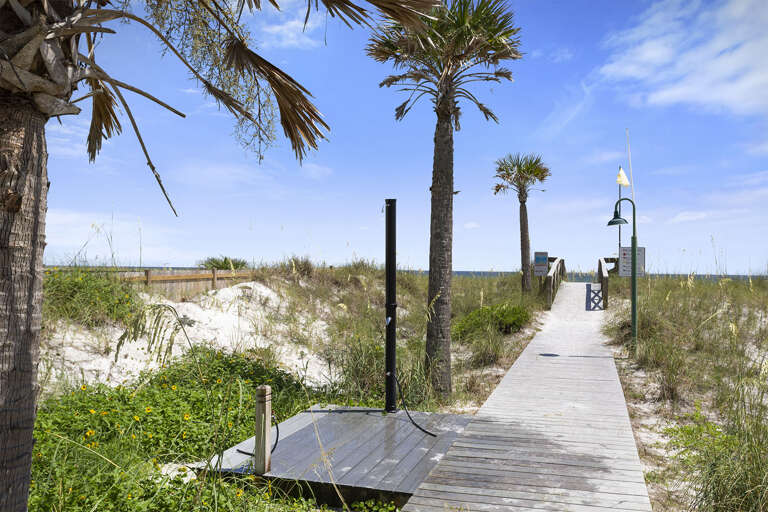 Moreno-Point-Beach-Access-Showers