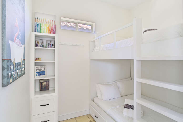 21-Last-Call-Bunk-Nook