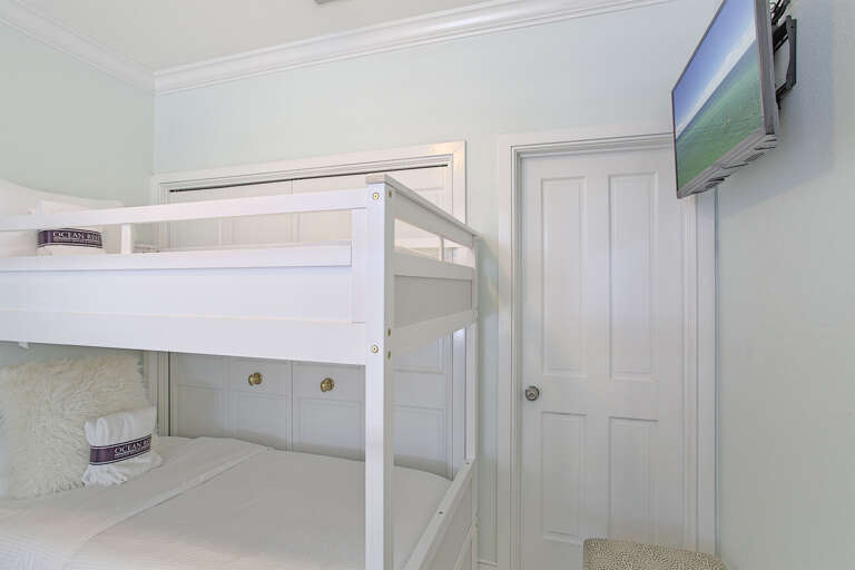 21-Last-Call-Bunk-Room-Alt