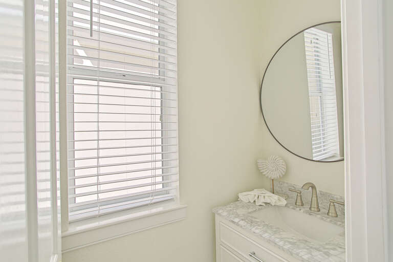 21-Last-Call-Powder-Room