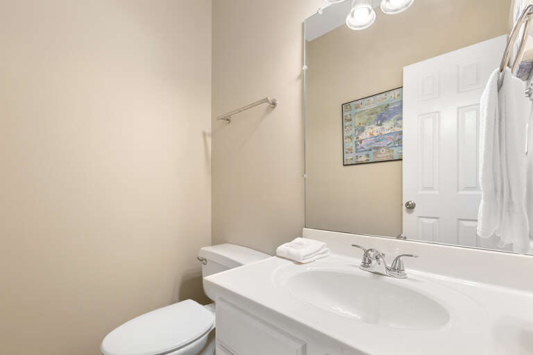 23-Sandcastles-by-the-Sea-402-Powder-Room