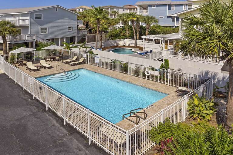 23-Sandcastles-By-The-Sea-Pool