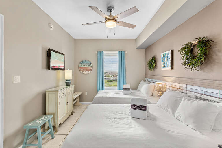 Majestic Sun 310B Guest Bedroom