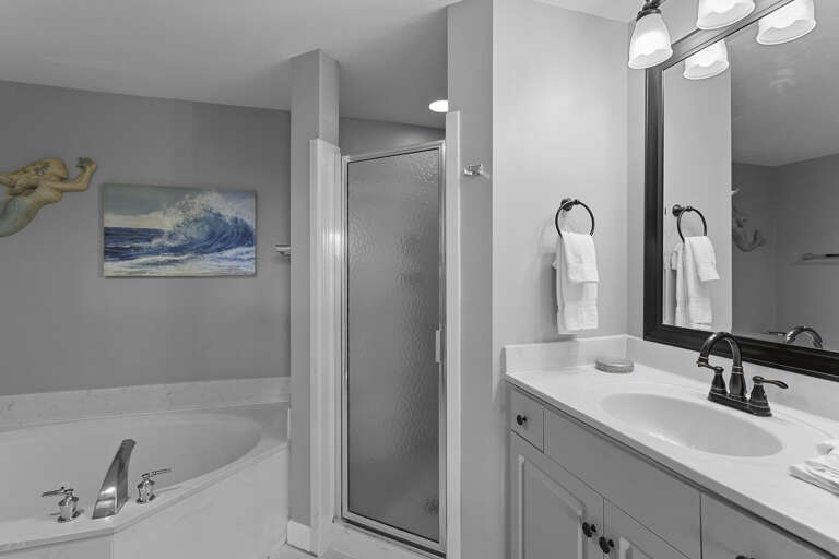24-Sterling-Shores-207-Primary-Bathroom