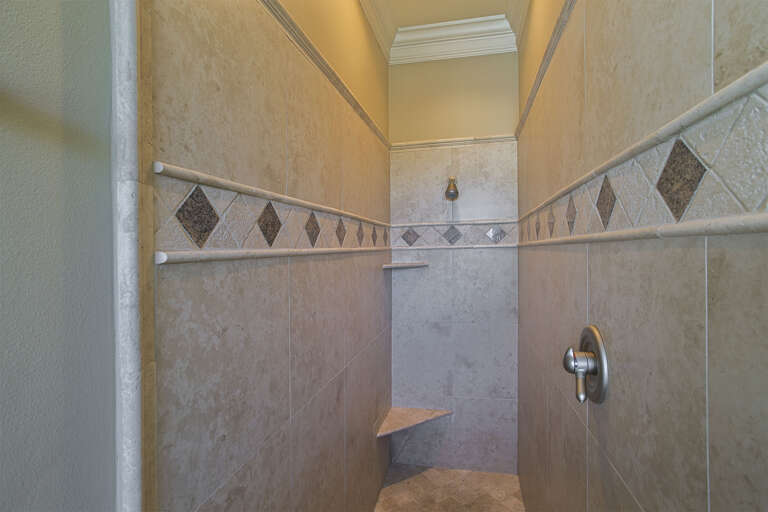 21-Henderson-Hideaway-Bathroom-2-Shower