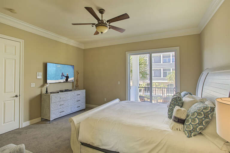 21-Henderson-Hideaway-Bedroom-2