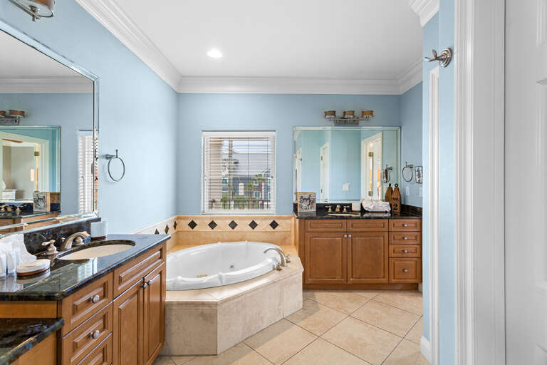 Henderson Hideaway Primary Bathroom