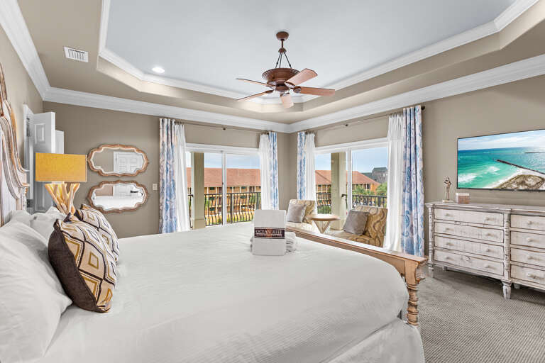 Henderson Hideaway Primary Bedroom Alt