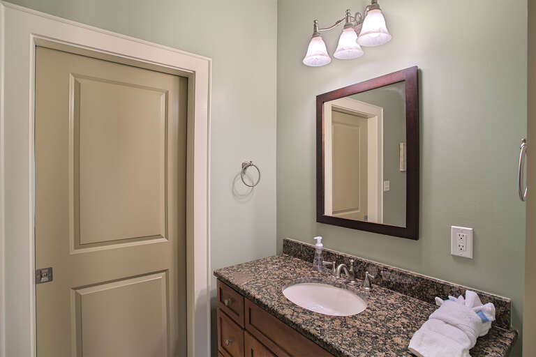 21-Thirty-Blu-10-Bathroom