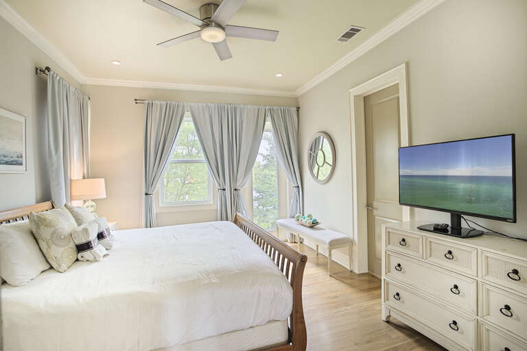 21-Thirty-Blu-10-Master-Bed