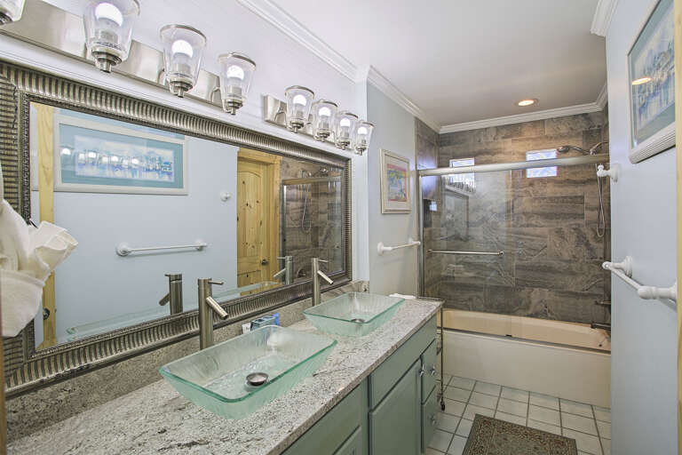21-Sea-Sail-Bathroom