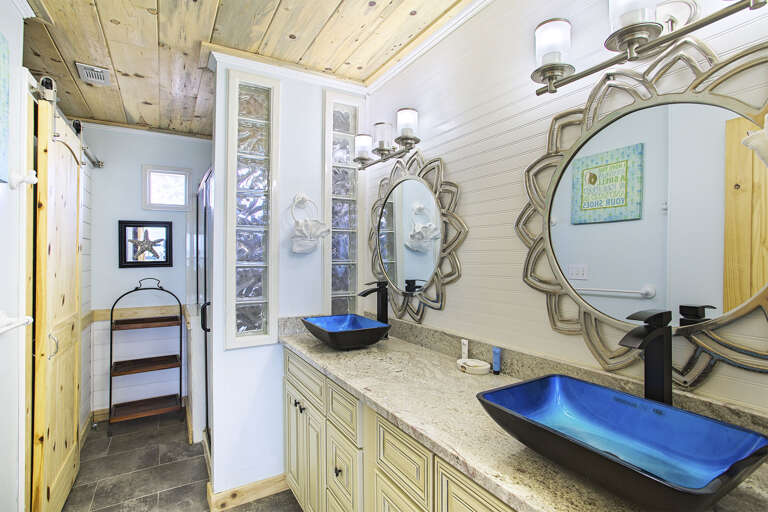 21-Sea-Sail-Master-Bath