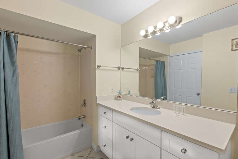 Amalfi Coast 411A Master Bathroom