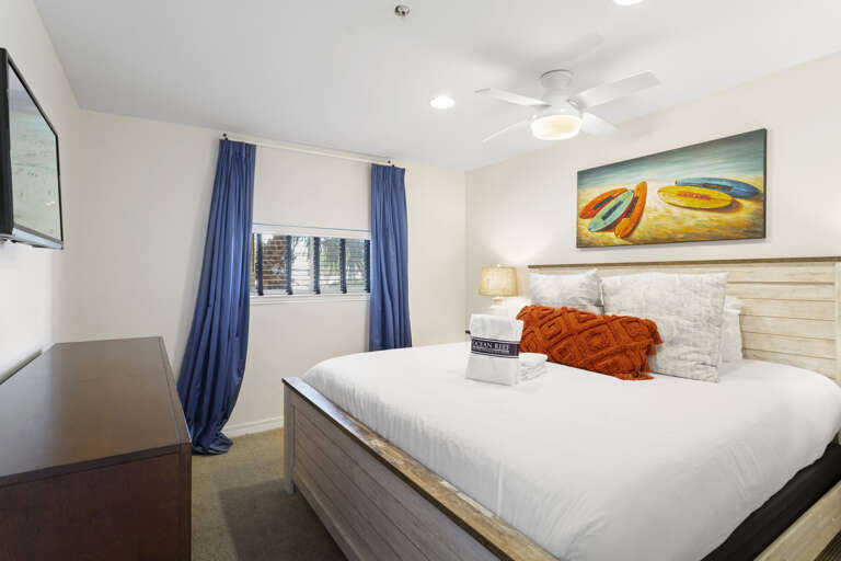 22-Crystal-Sands-217A-Bedroom