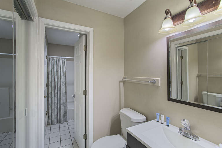 21-Crystal-Sands-201B-Bathroom 21-Crystal-Sands-201B-Bathroom