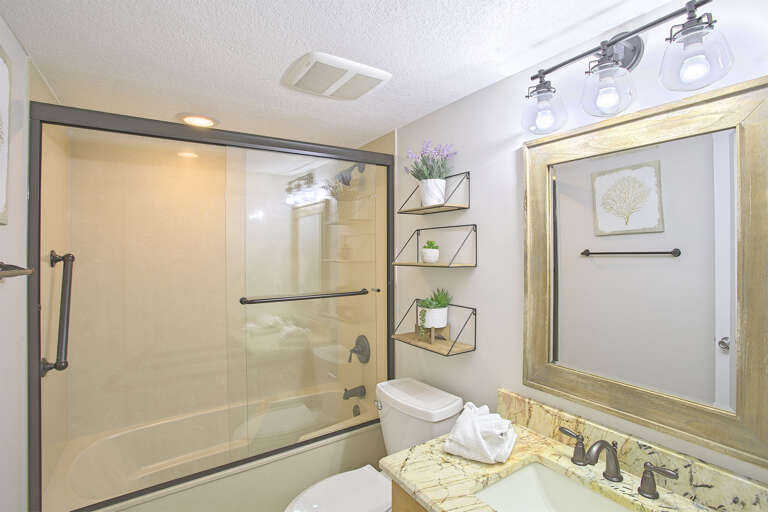 22-Edgewater-1203-Guest-Bath