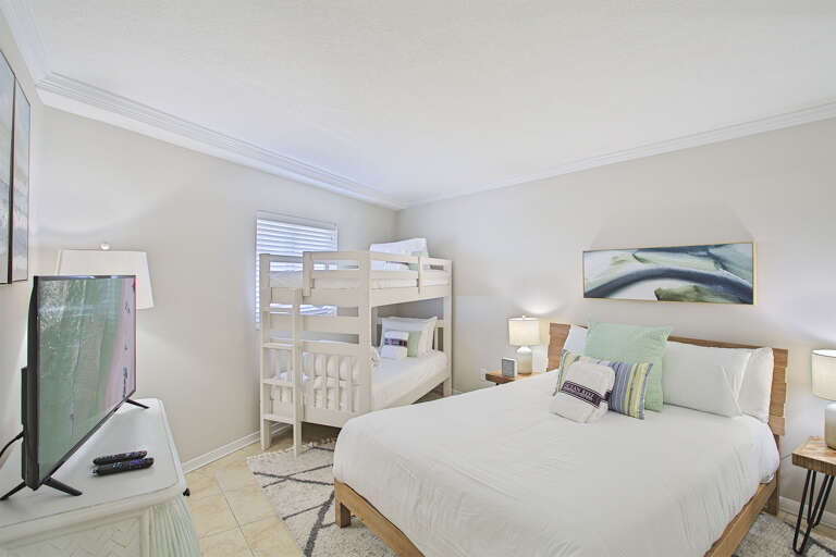 22-Edgewater-1203-Guest-Bed