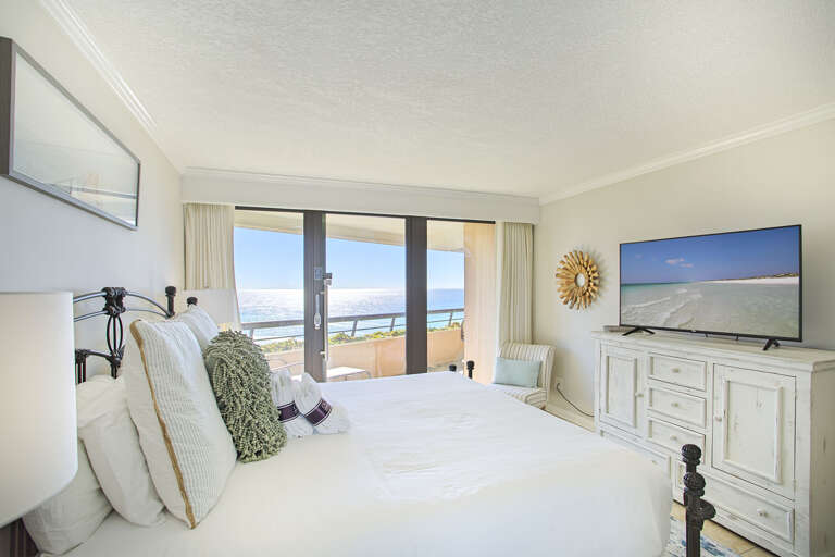 22-Edgewater-1203-Master-Bed