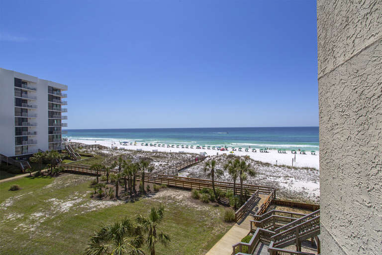 21-Mainsail-233-Balcony-View