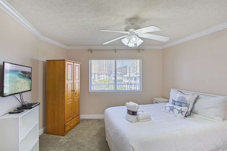 21-Mainsail-233-Bedroom-2
