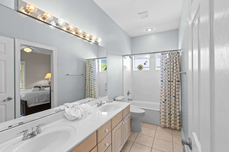 Siesta Del Sol Guest Bathroom 2