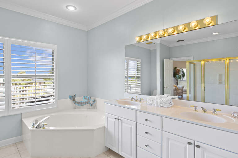 Siesta Del Sol Master Bathroom Alt