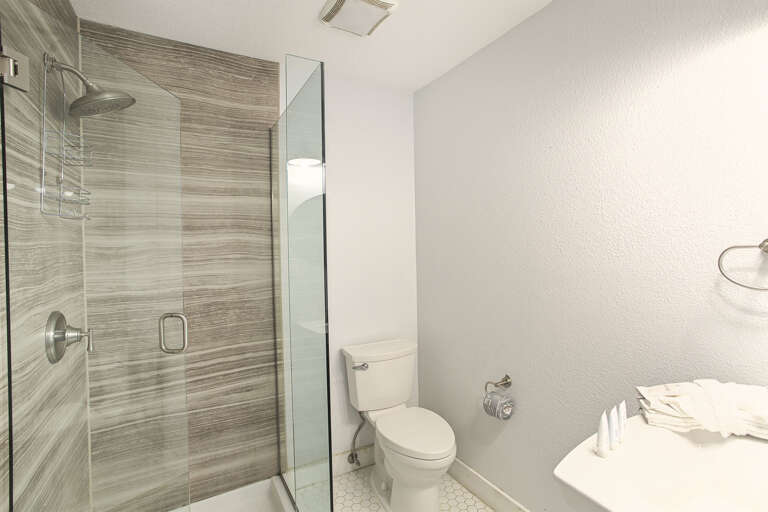 21-Seawinds-3-Bathroom-3 21-Seawinds-3-Bathroom-3