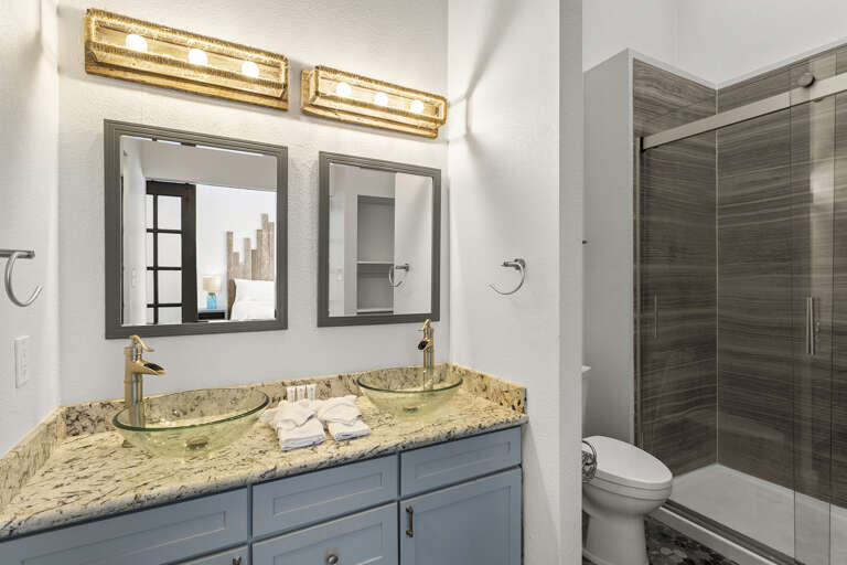 22-Seawinds-3-Bathroom